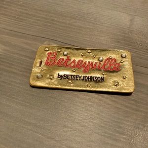 Betsey Johnson Betseyville Tag
